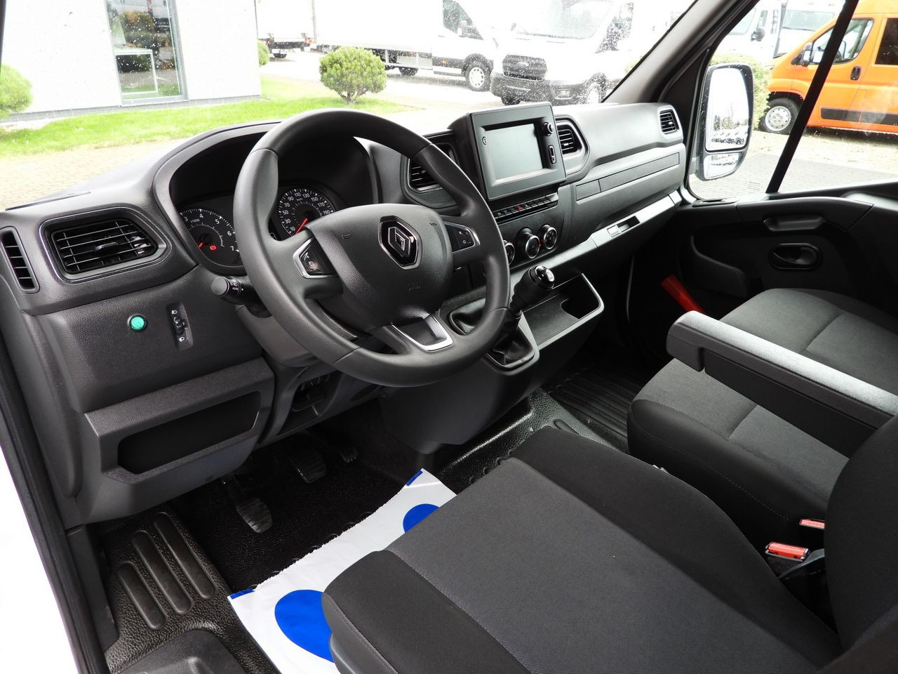 RENAULT MASTER TARPAULIN 10 PALLETS WEBASTO CRUISE CONTROL NAVIGATION LED LIGHTS TWIN WHEELS AIR CONDITIONING 165HP - Брезентов бус: снимка 2 RENAULT MASTER TARPAULIN 10 PALLETS WEBASTO CRUISE CONTROL NAVIGATION LED LIGHTS TWIN WHEELS AIR CONDITIONING 165HP - Брезентов бус: снимка 2