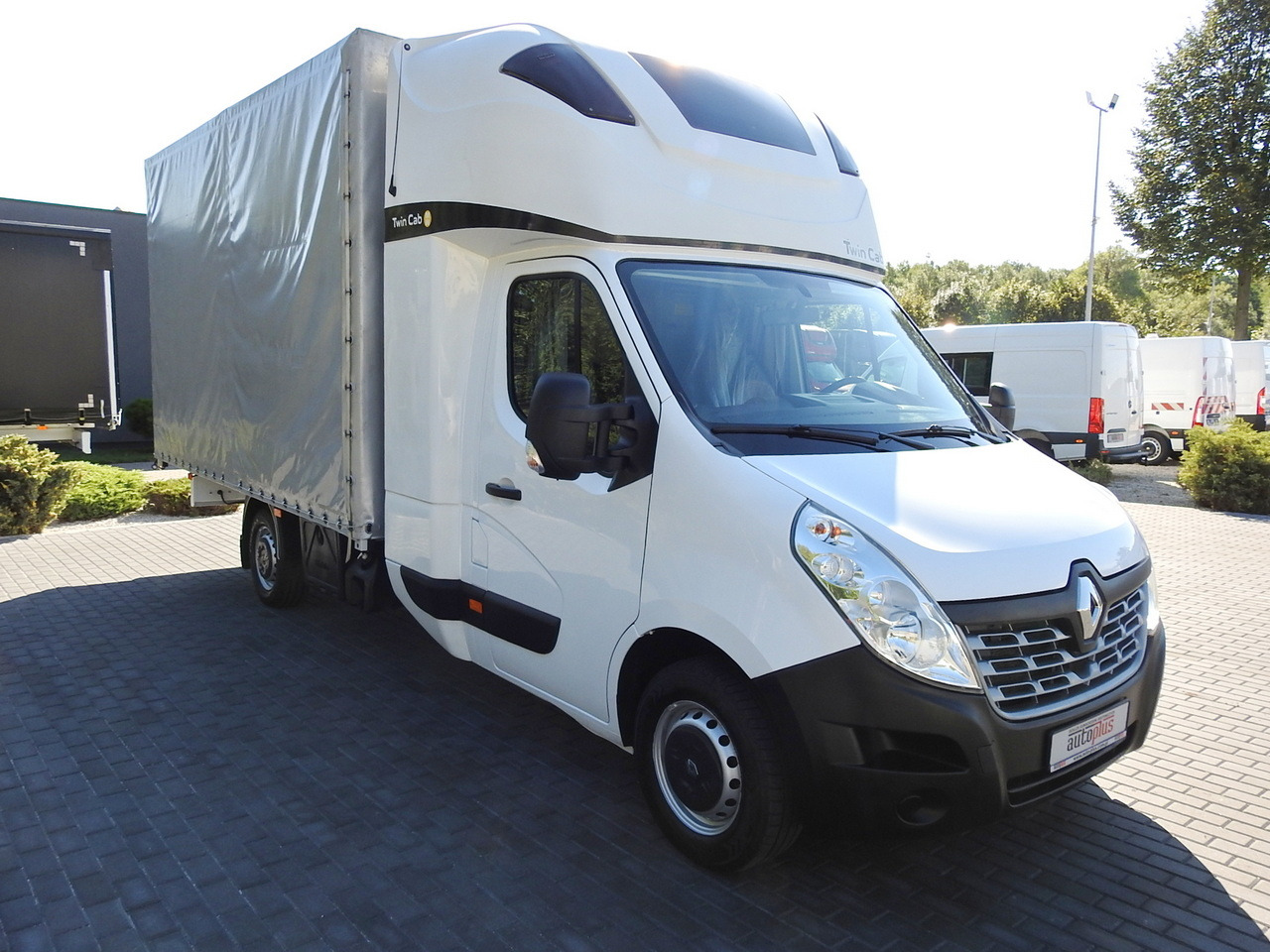 RENAULT MASTER TARPAULIN 8 PALLETS WEBASTO CRUISE CONTROL AIR CONDITIONING PNEUMATICS  170HP - Брезентов бус: снимка 4 RENAULT MASTER TARPAULIN 8 PALLETS WEBASTO CRUISE CONTROL AIR CONDITIONING PNEUMATICS  170HP - Брезентов бус: снимка 4