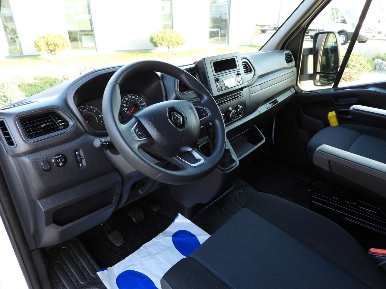 RENAULT MASTER TARPAULIN 8 PALLETS WEBASTO CRUISE CONTROL LED LIGHTS PNEUMATICS AIR CONDITIONING 165HP - Брезентов бус: снимка 2 RENAULT MASTER TARPAULIN 8 PALLETS WEBASTO CRUISE CONTROL LED LIGHTS PNEUMATICS AIR CONDITIONING 165HP - Брезентов бус: снимка 2