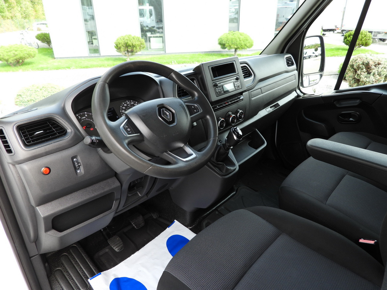 RENAULT MASTER TIPPER CRUISE CONTROL LED LIGHTS TWIN WHEELS AIR CONDITIONING  130HP - Бус самосвал: снимка 3 RENAULT MASTER TIPPER CRUISE CONTROL LED LIGHTS TWIN WHEELS AIR CONDITIONING  130HP - Бус самосвал: снимка 3