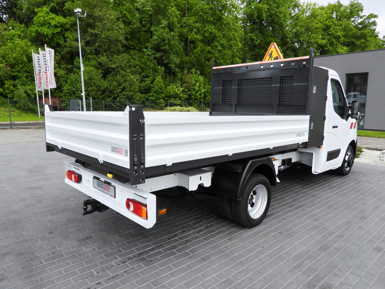 Бус самосвал RENAULT MASTER TIPPER CRUISE CONTROL LED LIGHTS TWIN WHEELS AIR CONDITIONING 130HP: снимка 12 Бус самосвал RENAULT MASTER TIPPER CRUISE CONTROL LED LIGHTS TWIN WHEELS AIR CONDITIONING 130HP: снимка 12