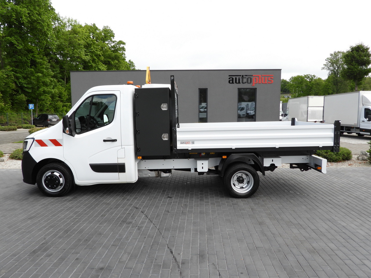 Бус самосвал RENAULT MASTER TIPPER CRUISE CONTROL LED LIGHTS TWIN WHEELS AIR CONDITIONING 130HP: снимка 8 Бус самосвал RENAULT MASTER TIPPER CRUISE CONTROL LED LIGHTS TWIN WHEELS AIR CONDITIONING 130HP: снимка 8