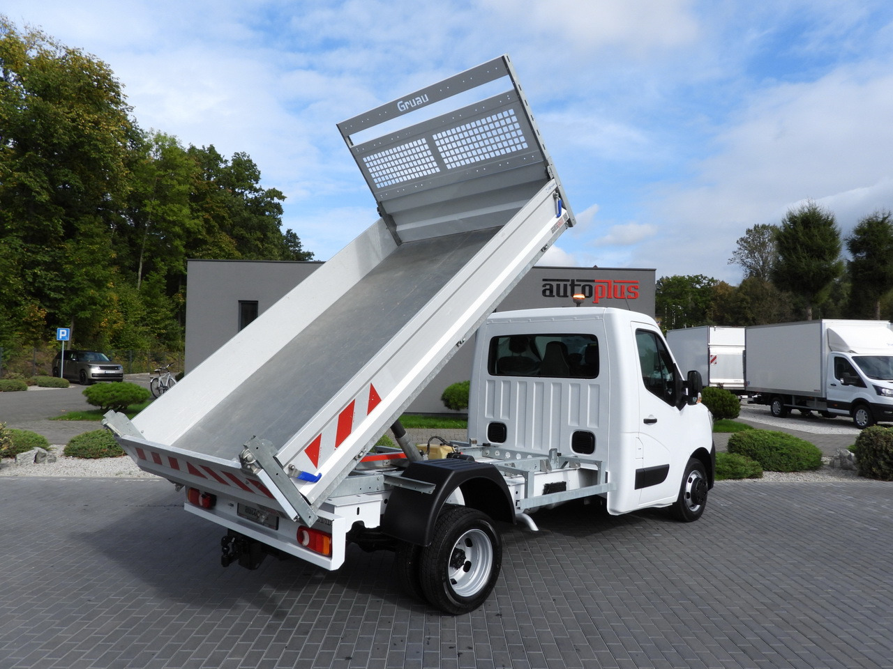 RENAULT MASTER TIPPER CRUISE CONTROL LED LIGHTS TWIN WHEELS AIR CONDITIONING  130HP - Бус самосвал: снимка 4 RENAULT MASTER TIPPER CRUISE CONTROL LED LIGHTS TWIN WHEELS AIR CONDITIONING  130HP - Бус самосвал: снимка 4