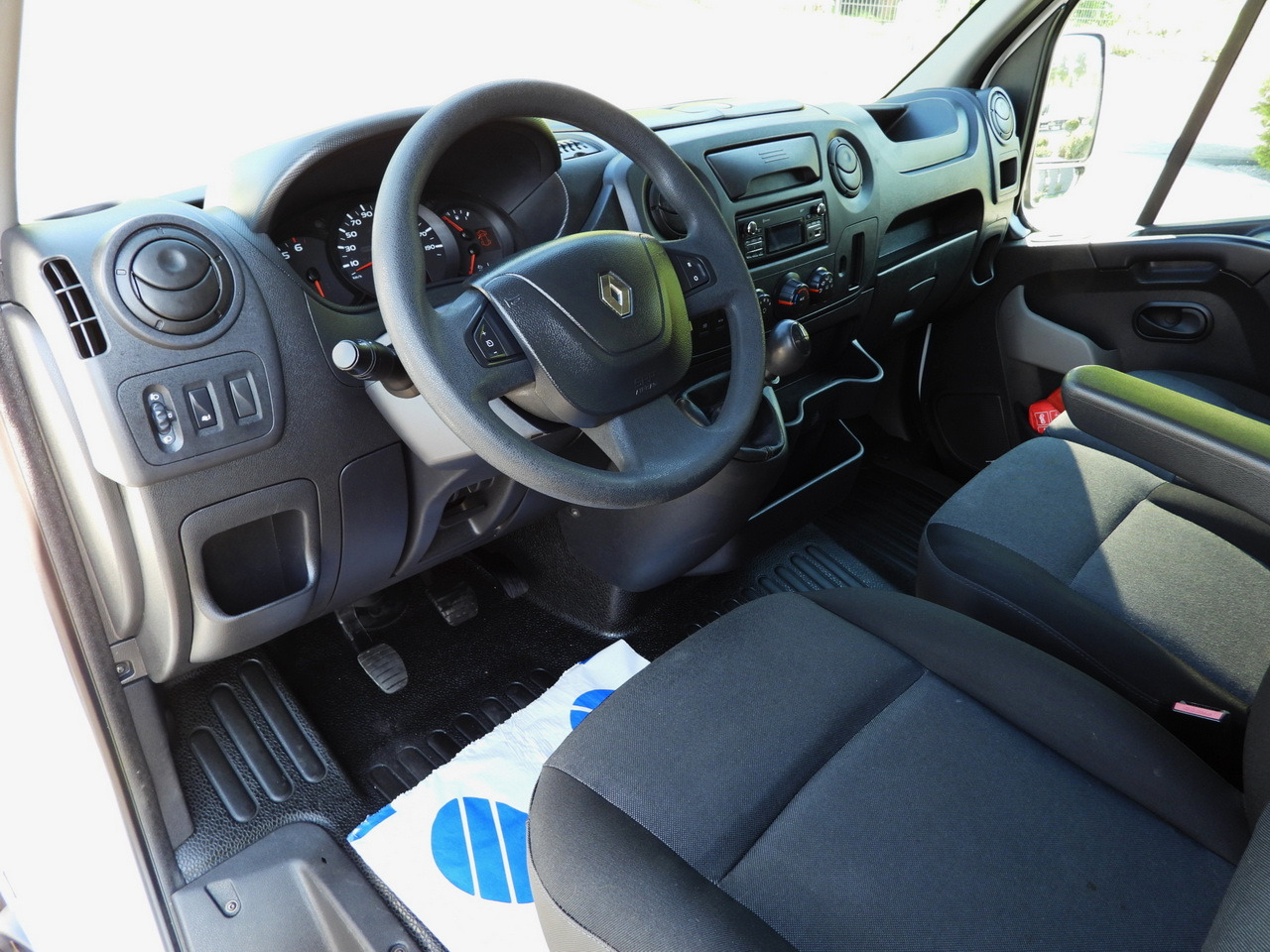 RENAULT MASTER TIPPER CRUISE CONTROL TWIN WHEELS AIR CONDITIONING  145HP - Бус самосвал: снимка 2 RENAULT MASTER TIPPER CRUISE CONTROL TWIN WHEELS AIR CONDITIONING  145HP - Бус самосвал: снимка 2