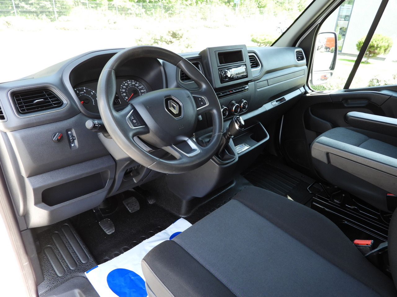 RENAULT MASTER TIPPER DOUBLE CABIN DOKA 6 SEATS CRUISE CONTROL LED LIGHTS TWIN WHEELS AIR CONDITIONING  130HP - Бус самосвал: снимка 2 RENAULT MASTER TIPPER DOUBLE CABIN DOKA 6 SEATS CRUISE CONTROL LED LIGHTS TWIN WHEELS AIR CONDITIONING  130HP - Бус самосвал: снимка 2