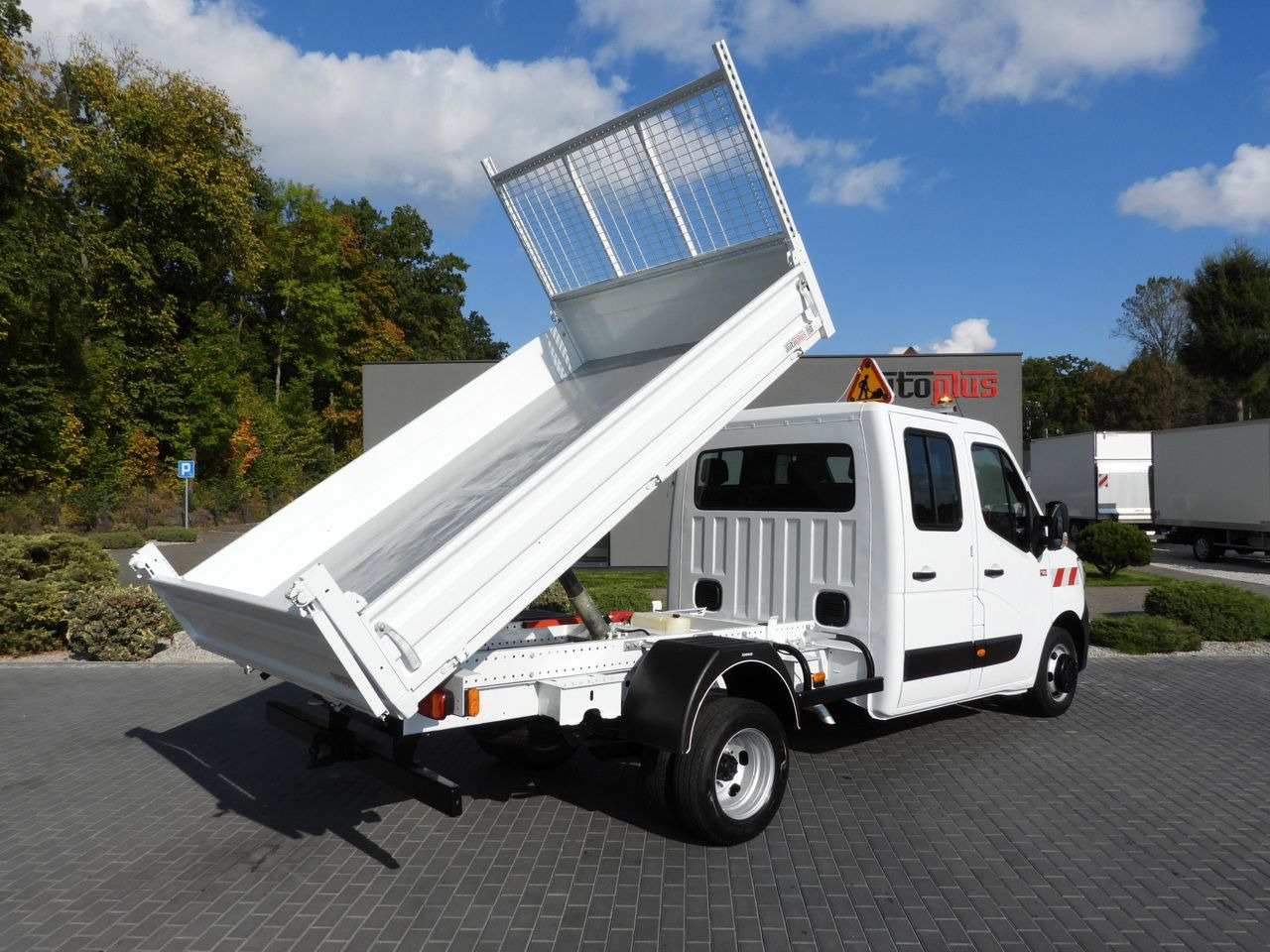RENAULT MASTER TIPPER DOUBLE CABIN DOKA 6 SEATS CRUISE CONTROL LED LIGHTS TWIN WHEELS AIR CONDITIONING  165HP - Бус самосвал: снимка 3 RENAULT MASTER TIPPER DOUBLE CABIN DOKA 6 SEATS CRUISE CONTROL LED LIGHTS TWIN WHEELS AIR CONDITIONING  165HP - Бус самосвал: снимка 3