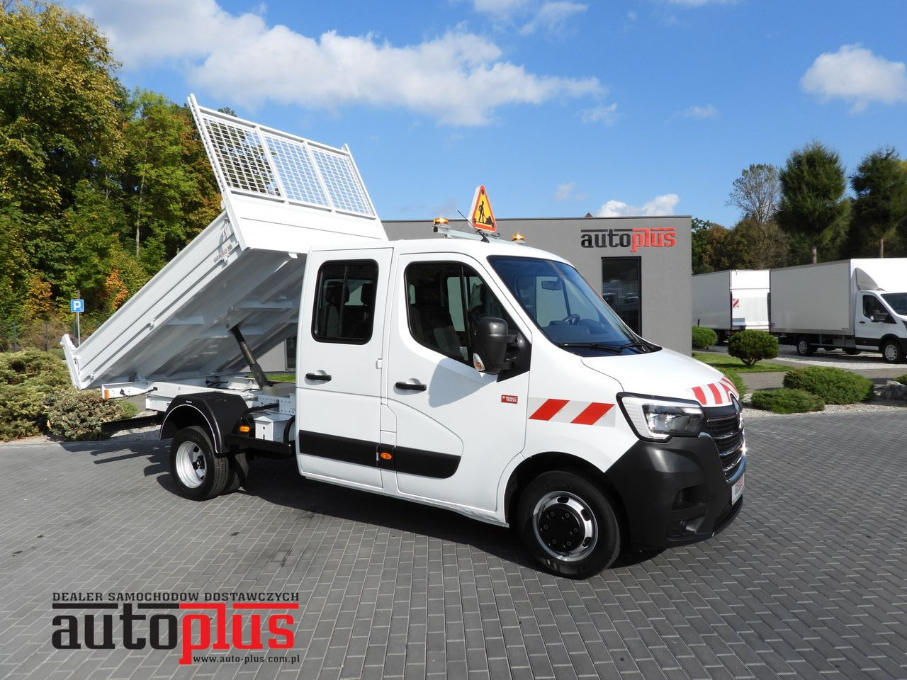 RENAULT MASTER TIPPER DOUBLE CABIN DOKA 6 SEATS CRUISE CONTROL LED LIGHTS TWIN WHEELS AIR CONDITIONING  165HP - Бус самосвал: снимка 1 RENAULT MASTER TIPPER DOUBLE CABIN DOKA 6 SEATS CRUISE CONTROL LED LIGHTS TWIN WHEELS AIR CONDITIONING  165HP - Бус самосвал: снимка 1
