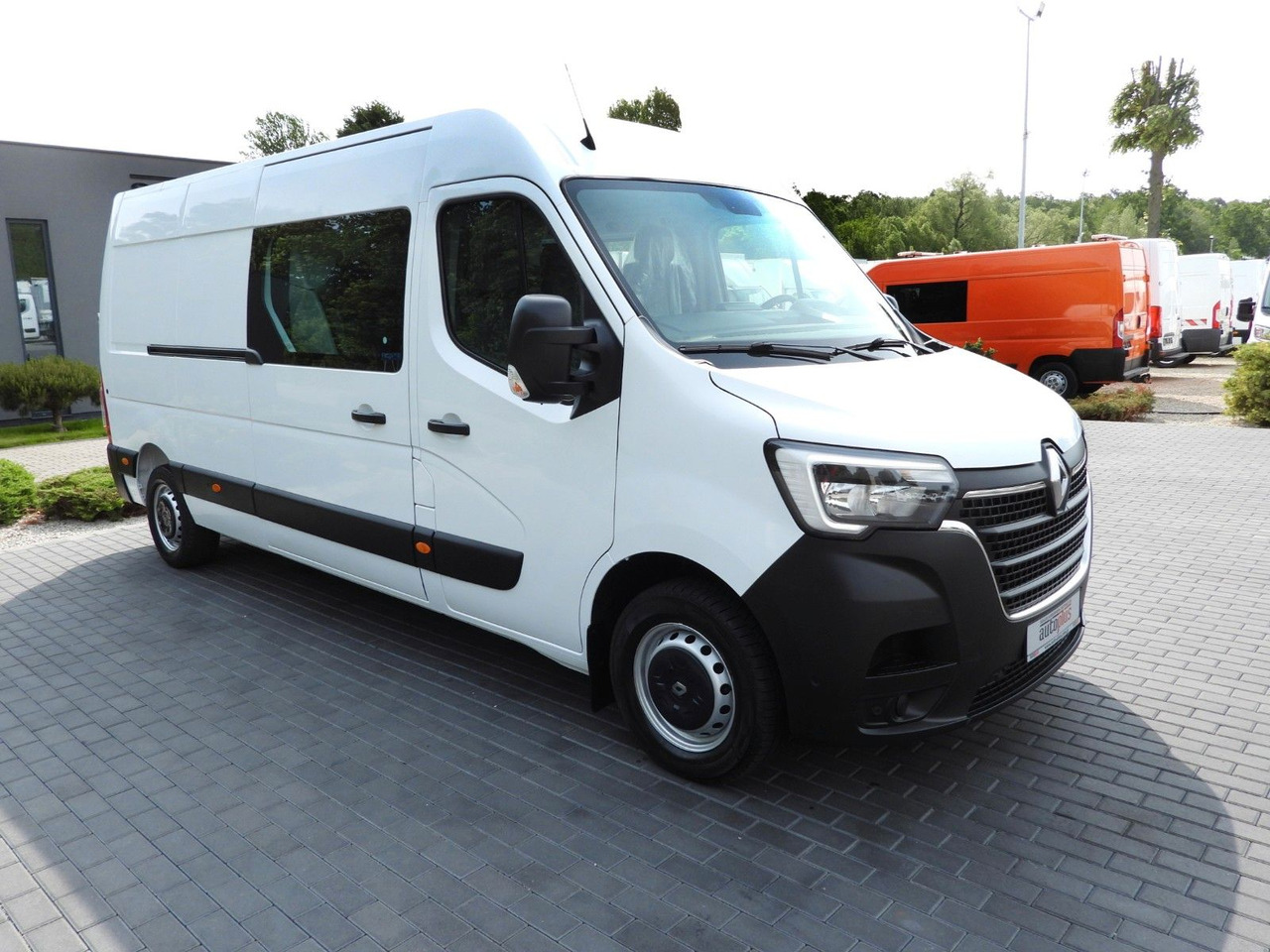 Renault MASTER KASTENWAGEN DOPPELKABINE 7 SITZE TEMPOMAT - Товарен бус, Бус с двойна кабина: снимка 4 Renault MASTER KASTENWAGEN DOPPELKABINE 7 SITZE TEMPOMAT - Товарен бус, Бус с двойна кабина: снимка 4