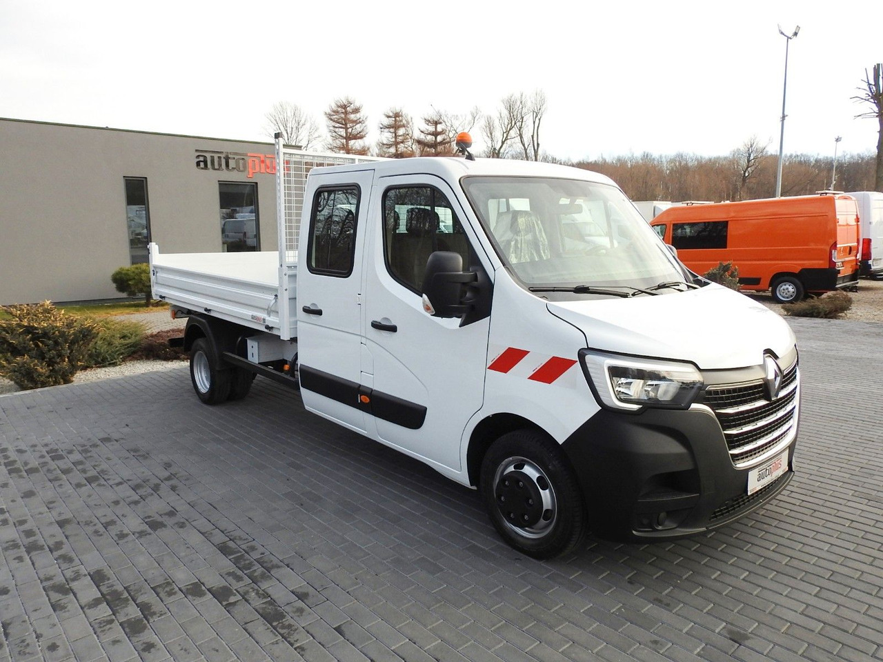 Renault MASTER KIPPER DOPPELKABINE DOKA 6 SITZE TEMPOMAT - Бус самосвал, Бус с двойна кабина: снимка 4 Renault MASTER KIPPER DOPPELKABINE DOKA 6 SITZE TEMPOMAT - Бус самосвал, Бус с двойна кабина: снимка 4
