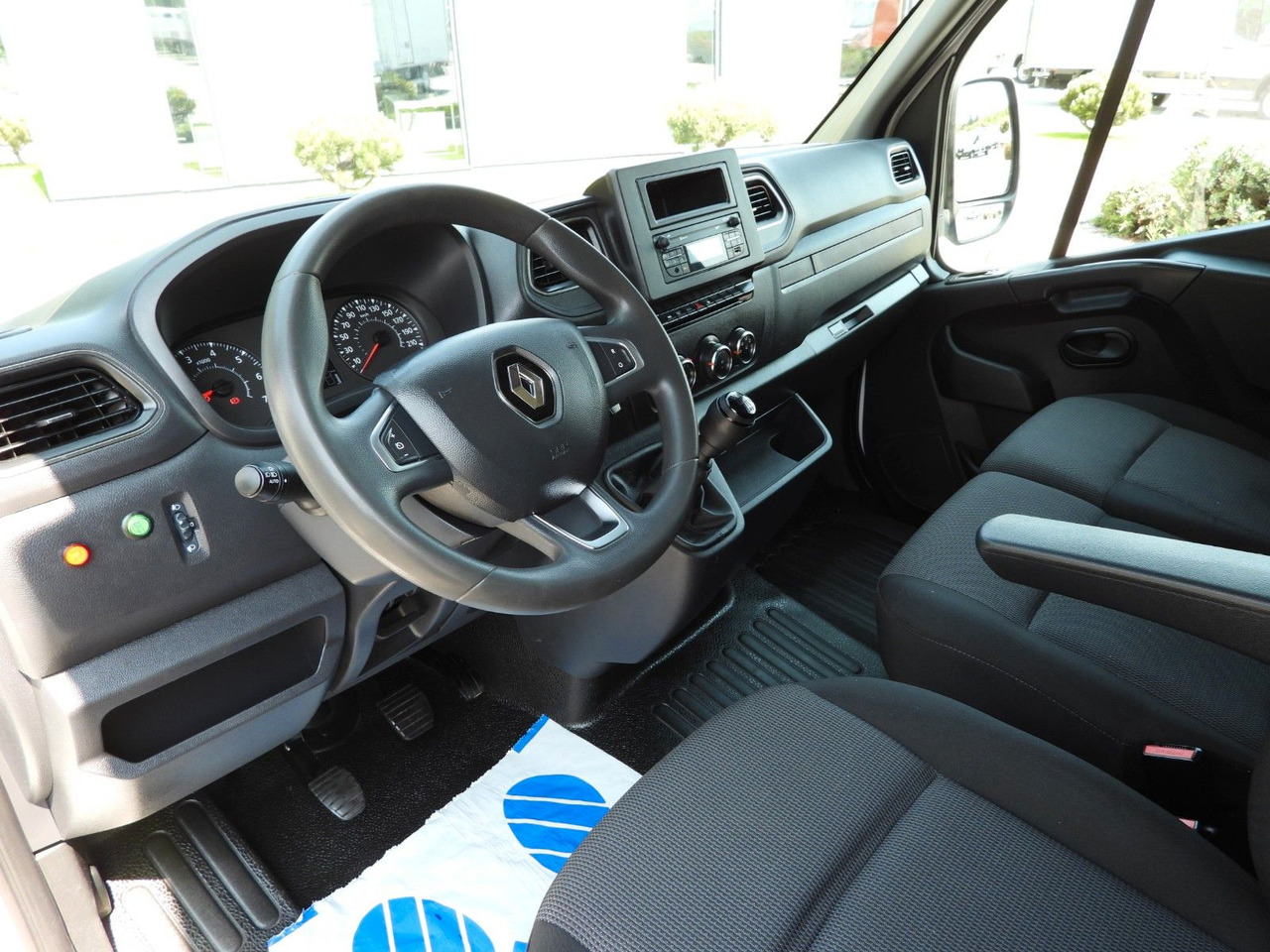 Renault MASTER KOFFER AUFZUG 8 PALETTEN TEMPOMAT LED - Лекотоварен автомобил фургон: снимка 2 Renault MASTER KOFFER AUFZUG 8 PALETTEN TEMPOMAT LED - Лекотоварен автомобил фургон: снимка 2