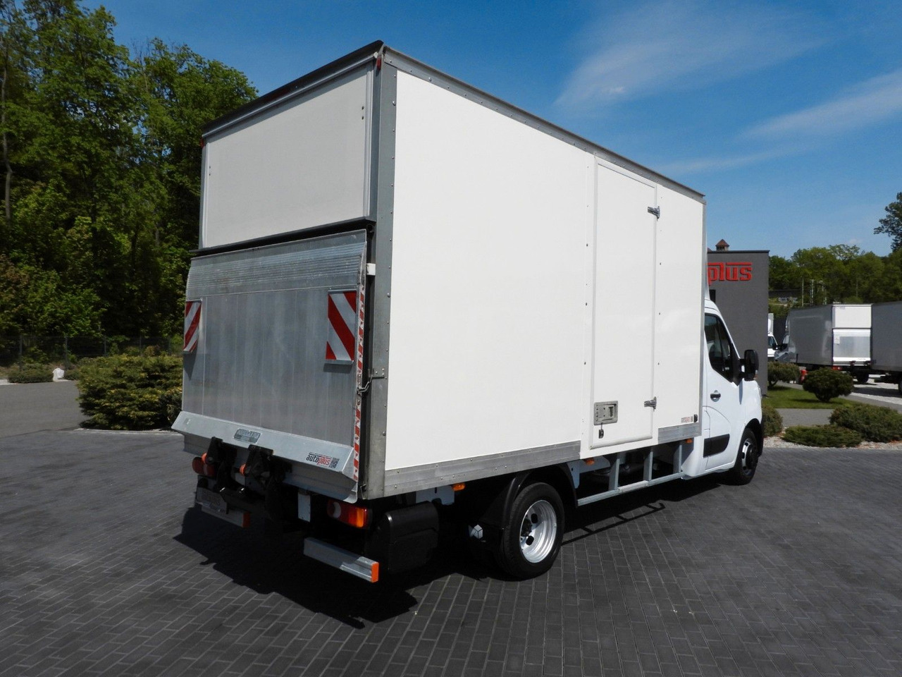 Renault MASTER KOFFER AUFZUG 8 PALETTEN TEMPOMAT NAVI - Лекотоварен автомобил фургон: снимка 3 Renault MASTER KOFFER AUFZUG 8 PALETTEN TEMPOMAT NAVI - Лекотоварен автомобил фургон: снимка 3