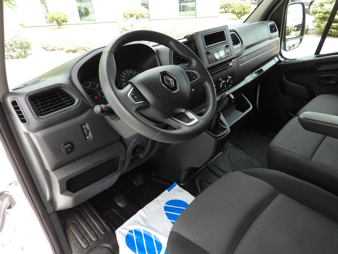 Renault MASTER PRITSCHE PLANE 10 PALETTEN WEBASTO A/C - Брезентов бус: снимка 2 Renault MASTER PRITSCHE PLANE 10 PALETTEN WEBASTO A/C - Брезентов бус: снимка 2