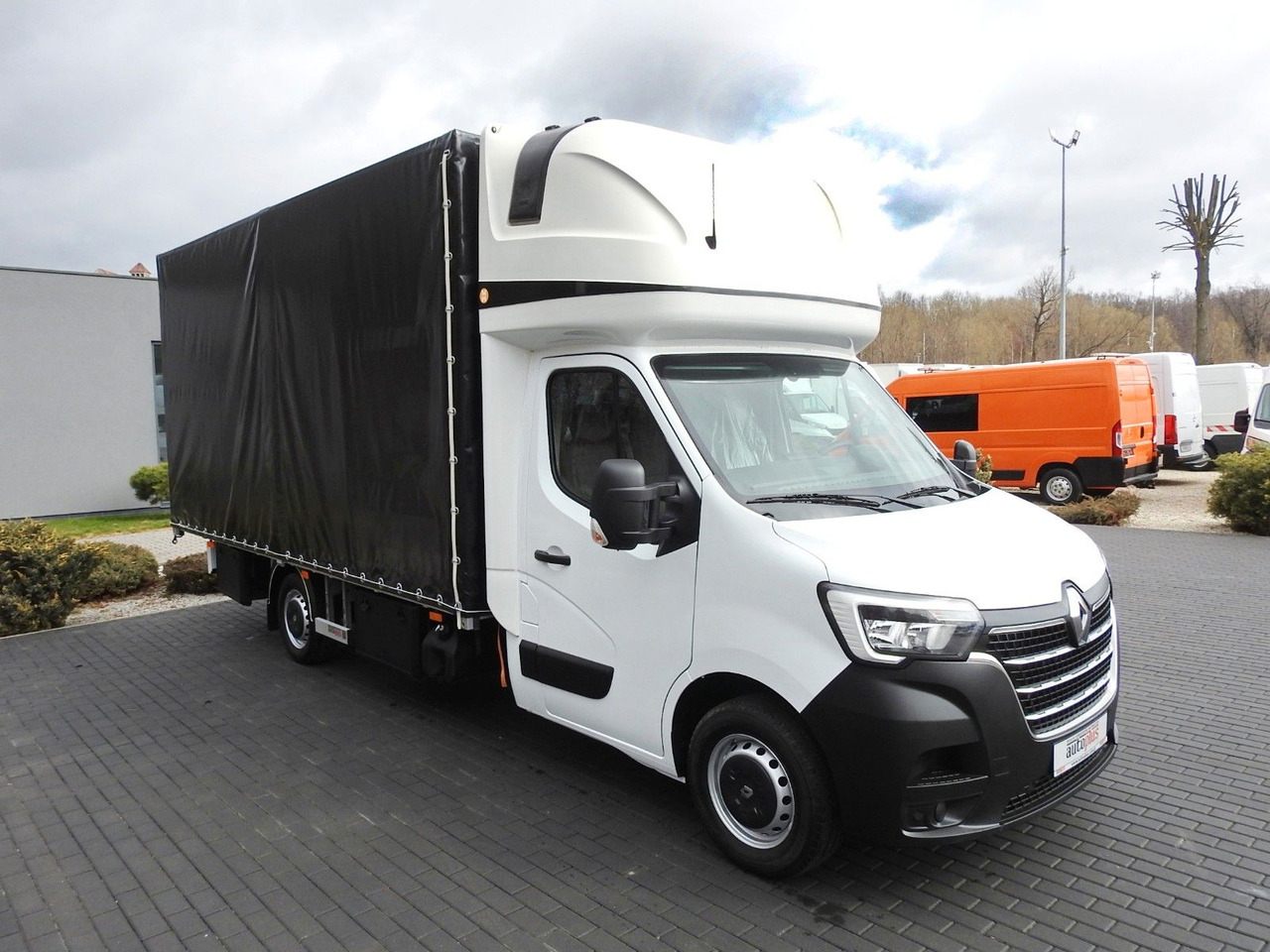 Renault MASTER PRITSCHE PLANE 10 PALETTEN WEBASTO A/C - Брезентов бус: снимка 4 Renault MASTER PRITSCHE PLANE 10 PALETTEN WEBASTO A/C - Брезентов бус: снимка 4