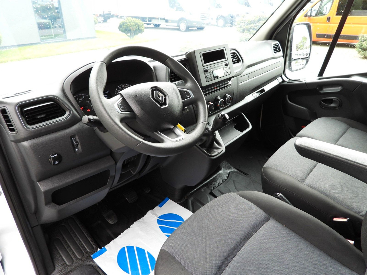 Renault MASTER PRITSCHE PLANE 10 PALETTEN WEBASTO A/C - Брезентов бус: снимка 2 Renault MASTER PRITSCHE PLANE 10 PALETTEN WEBASTO A/C - Брезентов бус: снимка 2