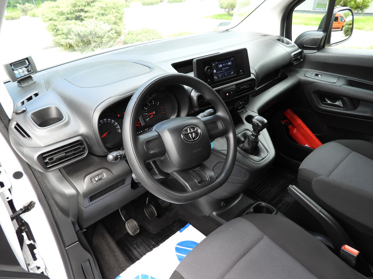 TOYOTA PROACE CITY REFRIGERATOR VAN -15*C POWER SUPPLY 230V CRUISE CONTROL AIR CONDITIONING 100HP - Хладилен бус: снимка 2 TOYOTA PROACE CITY REFRIGERATOR VAN -15*C POWER SUPPLY 230V CRUISE CONTROL AIR CONDITIONING 100HP - Хладилен бус: снимка 2