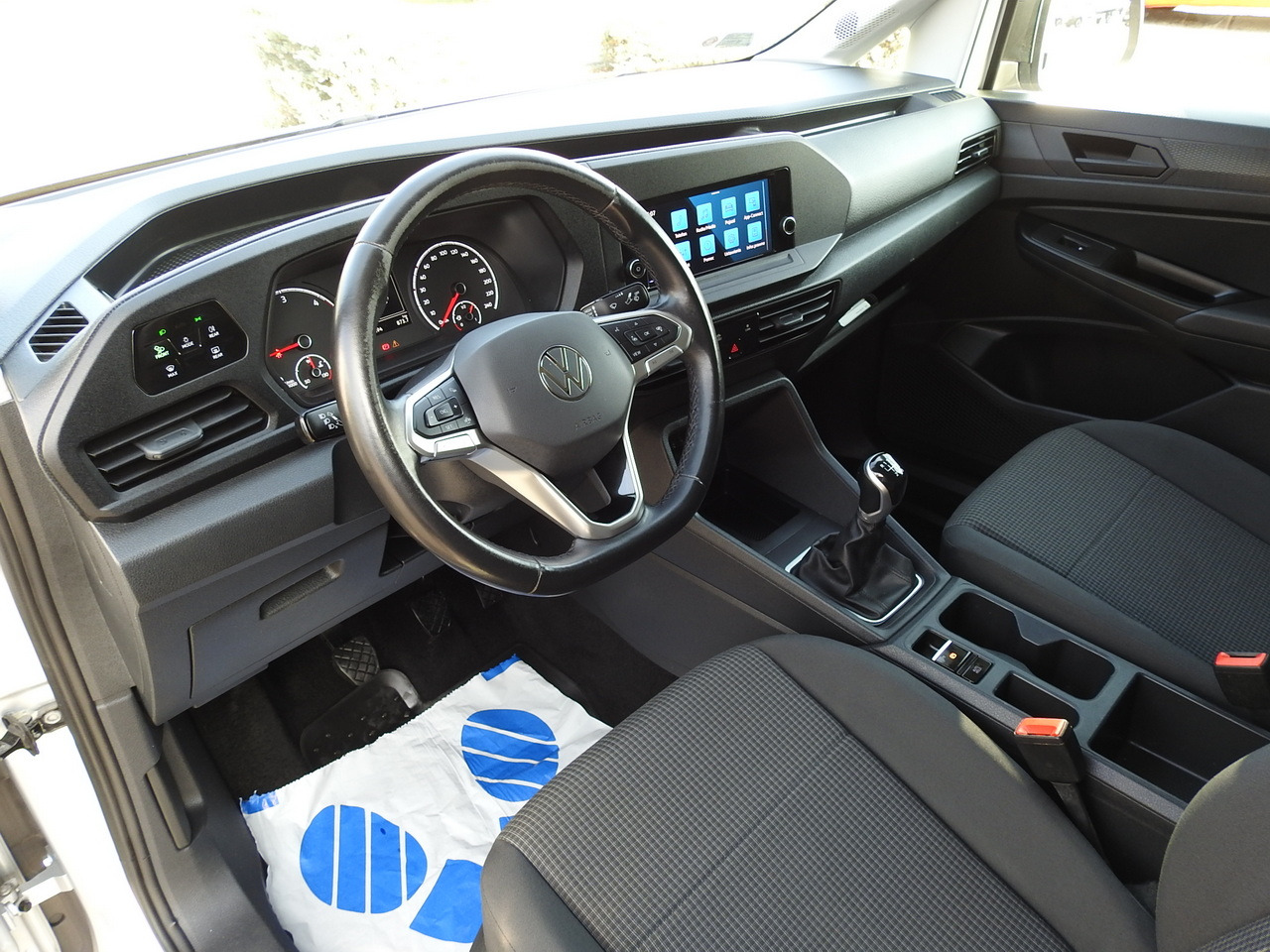 VOLKSWAGEN CADDY REFRIGERATOR VAN -20*C HEATING FUNCTION POWER SUPPLY 230V CRUISE CONTROL LED LIGHTS AIR CONDITIONING 100HP - Хладилен бус: снимка 2 VOLKSWAGEN CADDY REFRIGERATOR VAN -20*C HEATING FUNCTION POWER SUPPLY 230V CRUISE CONTROL LED LIGHTS AIR CONDITIONING 100HP - Хладилен бус: снимка 2