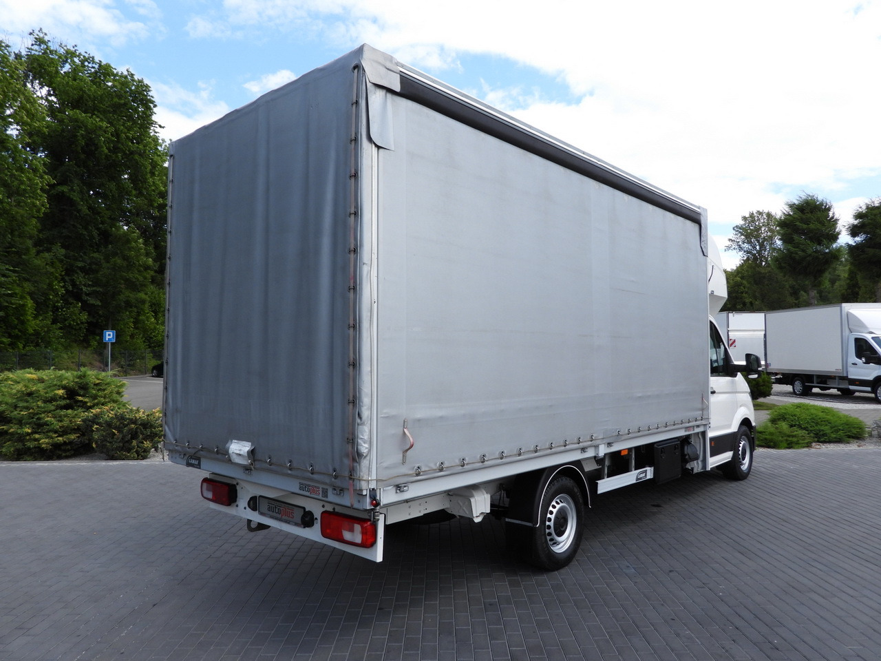 VOLKSWAGEN CRAFTER TARPAULIN 10 PALLETS WEBASTO CRUISE CONTROL AIR CONDITIONING 180HP - Брезентов бус: снимка 3 VOLKSWAGEN CRAFTER TARPAULIN 10 PALLETS WEBASTO CRUISE CONTROL AIR CONDITIONING 180HP - Брезентов бус: снимка 3