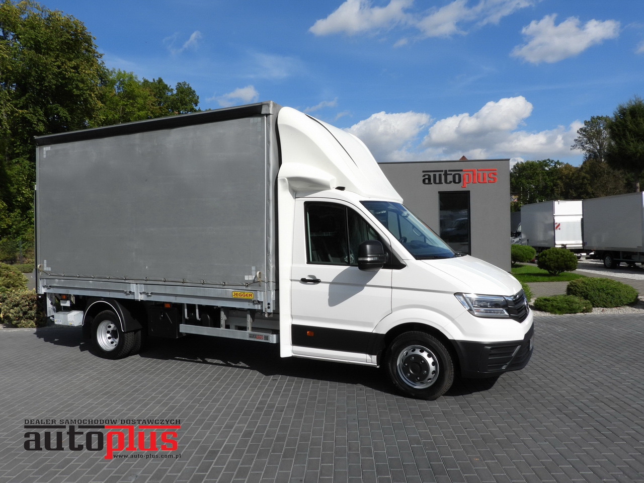 VOLKSWAGEN CRAFTER TARPAULIN LIFT 8 PALLETS CRUISE CONTROL LED LIGHTS TWIN WHEELS AIR CONDITIONING 180HP - Брезентов бус: снимка 1 VOLKSWAGEN CRAFTER TARPAULIN LIFT 8 PALLETS CRUISE CONTROL LED LIGHTS TWIN WHEELS AIR CONDITIONING 180HP - Брезентов бус: снимка 1