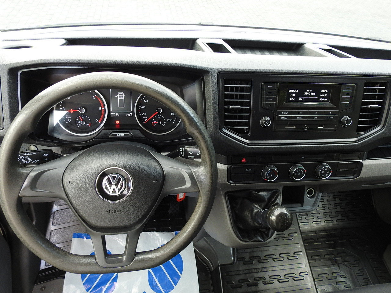 Лизинг на VOLKSWAGEN CRAFTER TIPPER CRUISE CONTROL  100HP VOLKSWAGEN CRAFTER TIPPER CRUISE CONTROL  100HP: снимка 27
