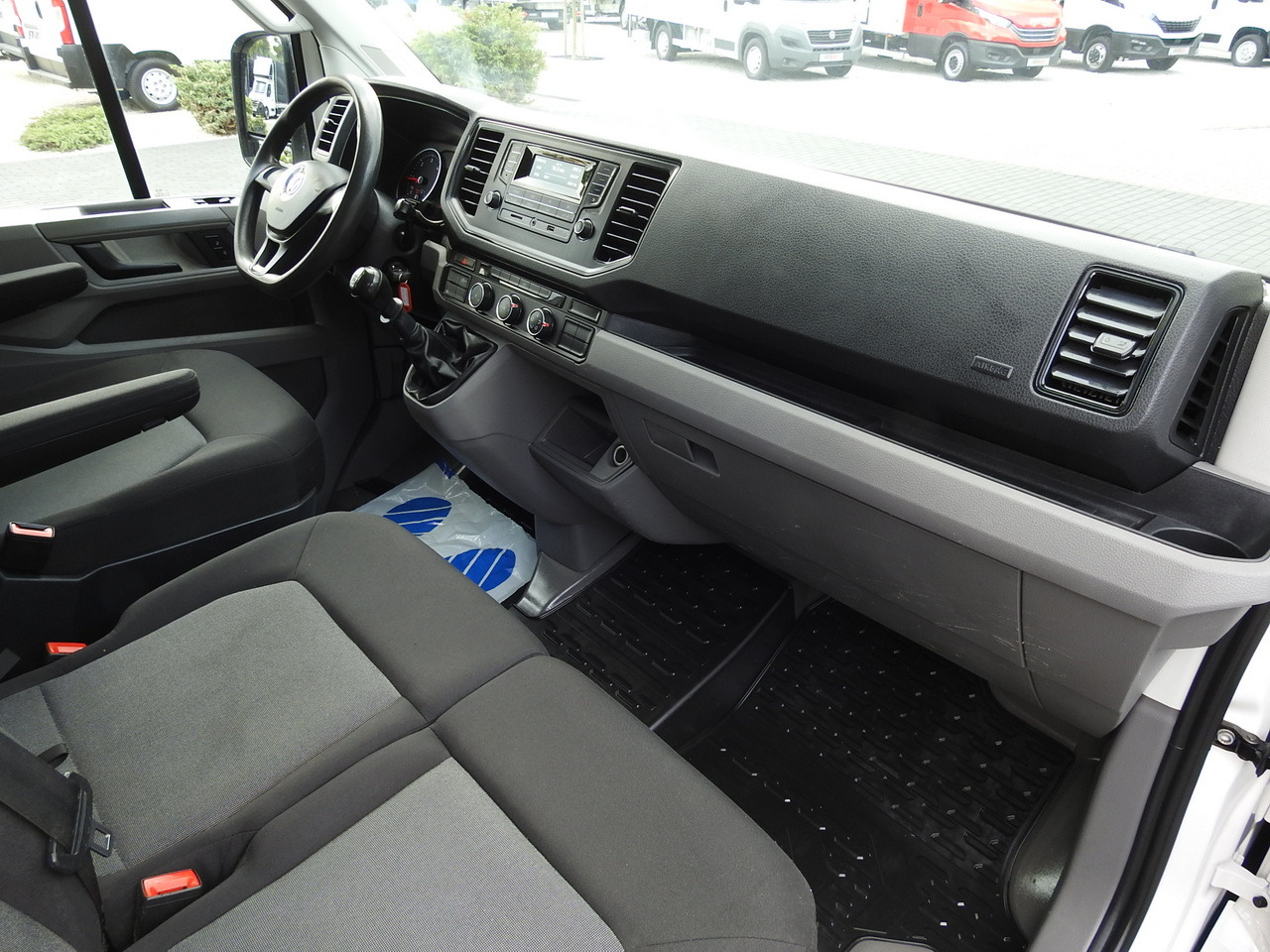 Лизинг на VOLKSWAGEN CRAFTER TIPPER CRUISE CONTROL  100HP VOLKSWAGEN CRAFTER TIPPER CRUISE CONTROL  100HP: снимка 36