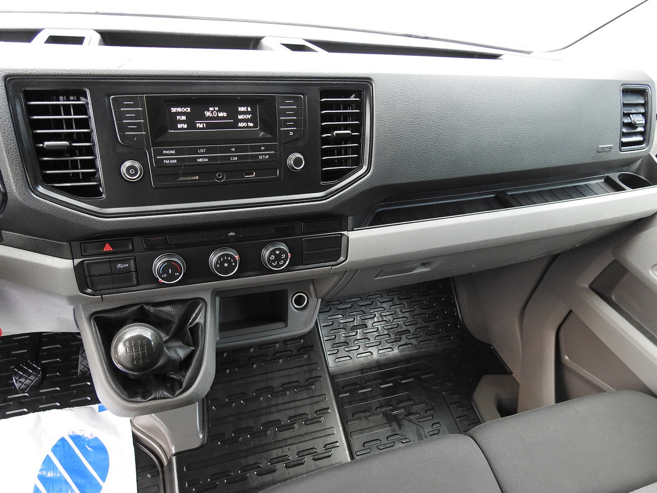 Лизинг на VOLKSWAGEN CRAFTER TIPPER CRUISE CONTROL  100HP VOLKSWAGEN CRAFTER TIPPER CRUISE CONTROL  100HP: снимка 31