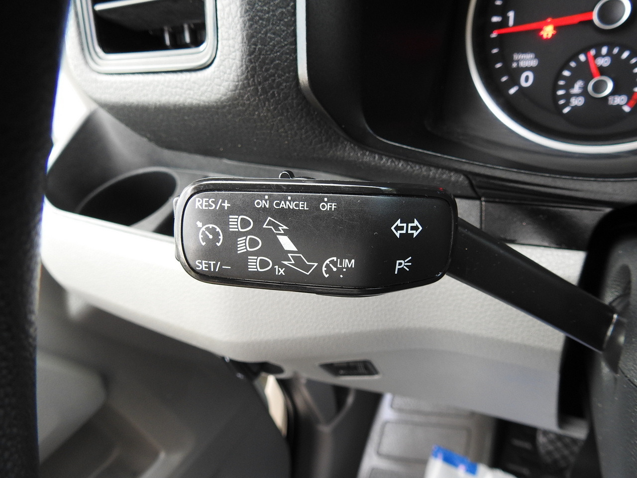 Лизинг на VOLKSWAGEN CRAFTER TIPPER CRUISE CONTROL  100HP VOLKSWAGEN CRAFTER TIPPER CRUISE CONTROL  100HP: снимка 29