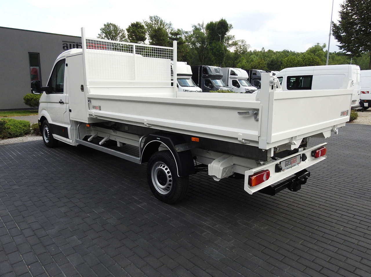 Лизинг на VOLKSWAGEN CRAFTER TIPPER CRUISE CONTROL  100HP VOLKSWAGEN CRAFTER TIPPER CRUISE CONTROL  100HP: снимка 8