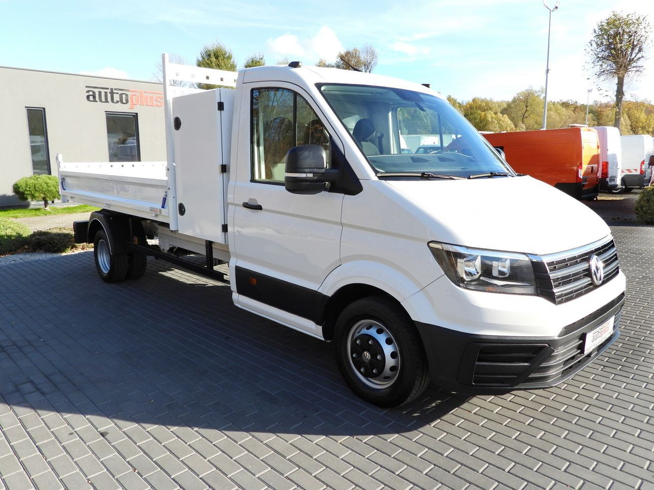 VOLKSWAGEN CRAFTER TIPPER CRUISE CONTROL NAVIGATION TWIN WHEELS AIR CONDITIONING  180HP - Бус самосвал: снимка 4 VOLKSWAGEN CRAFTER TIPPER CRUISE CONTROL NAVIGATION TWIN WHEELS AIR CONDITIONING  180HP - Бус самосвал: снимка 4