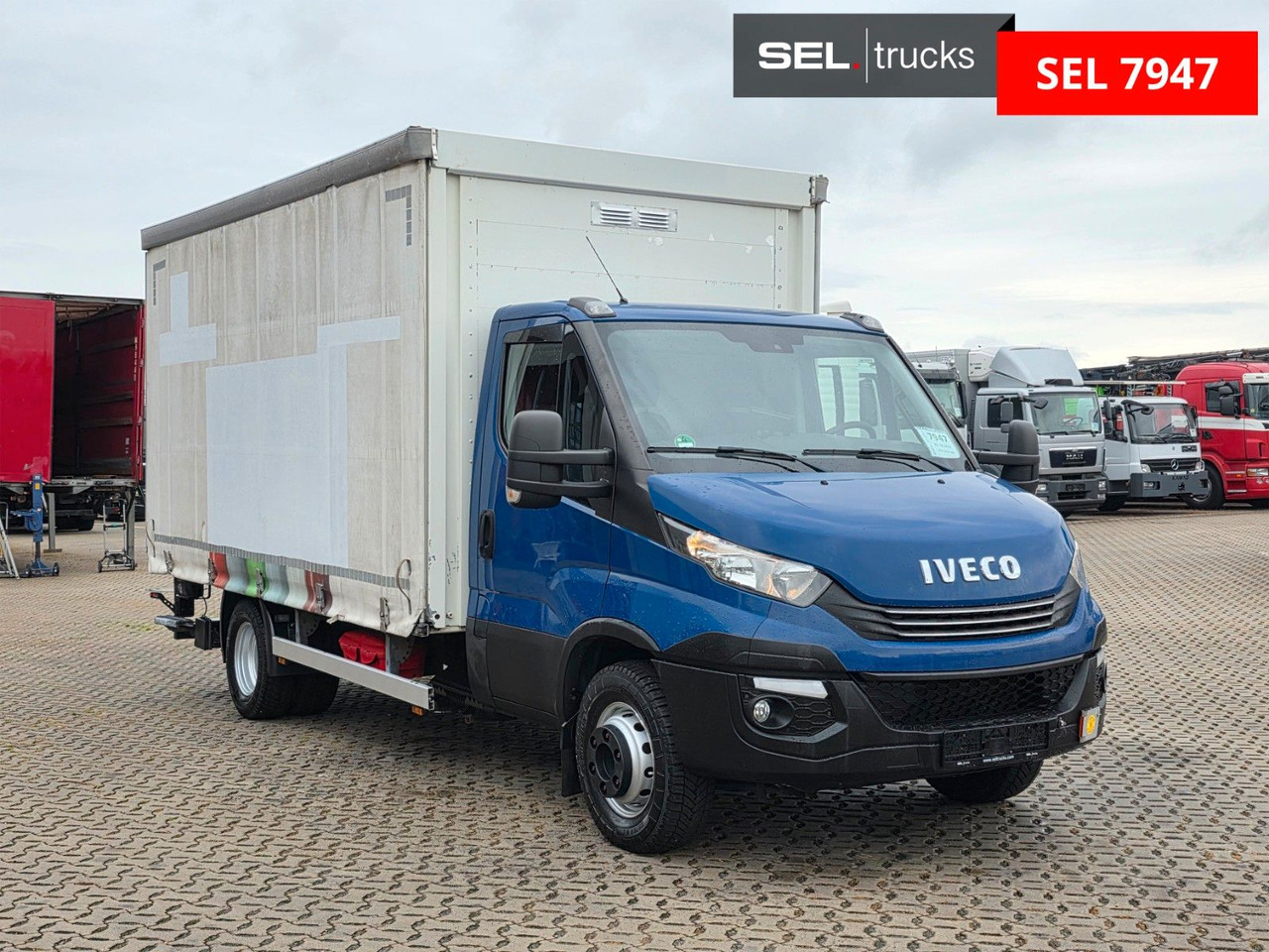 Iveco Daily 70C18 Hi-Matic / Ladebordwand / 3 Sitzen - Брезентов бус: снимка 3 Iveco Daily 70C18 Hi-Matic / Ladebordwand / 3 Sitzen - Брезентов бус: снимка 3