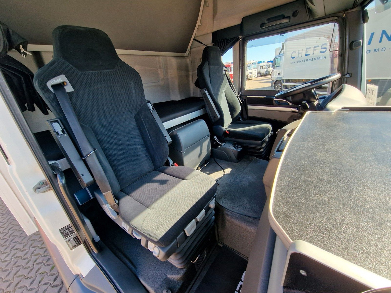 Рефрижератор камион MAN TGL 12.250 4X2 BL / Ladebordwand: снимка 19