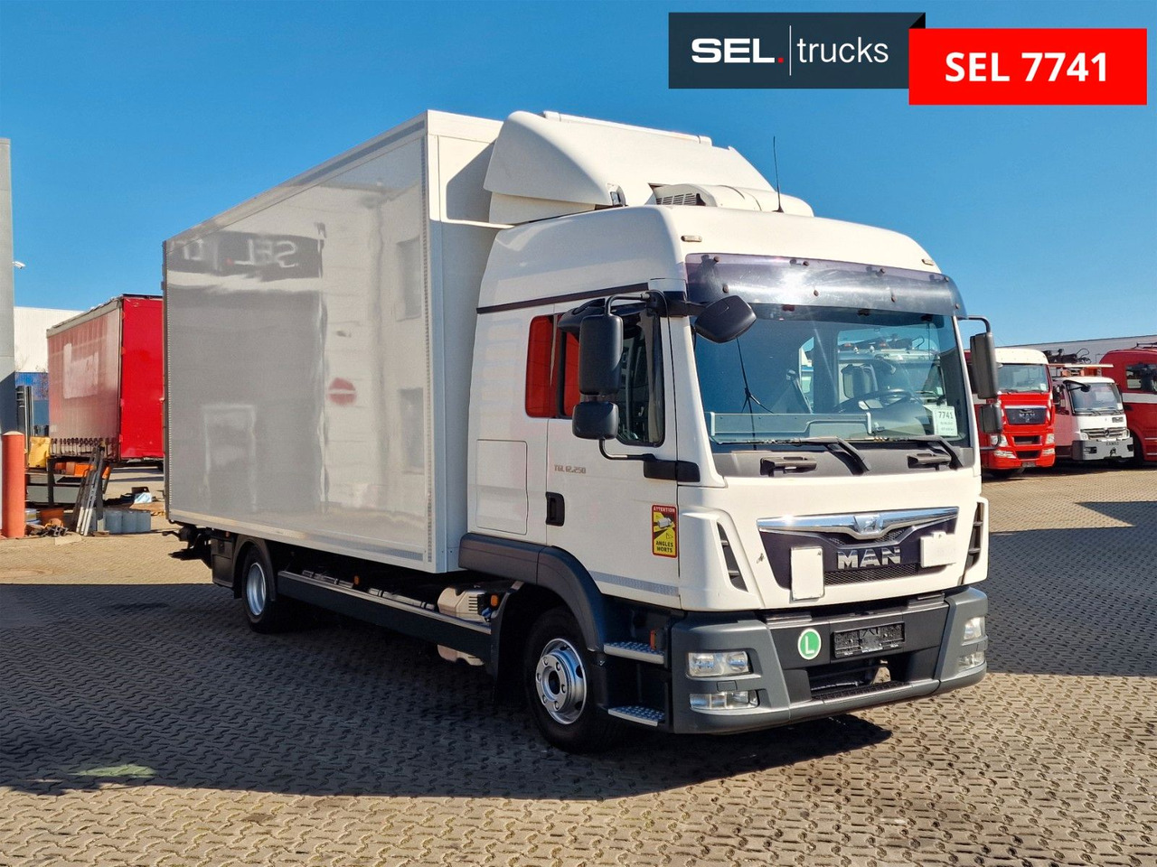 MAN TGL 12.250 4X2 BL / Ladebordwand - Рефрижератор камион: снимка 3 MAN TGL 12.250 4X2 BL / Ladebordwand - Рефрижератор камион: снимка 3