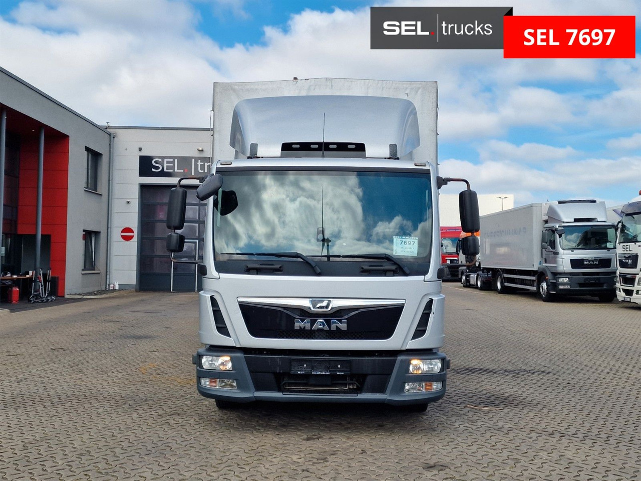 MAN TGL 8.180 4x2 BL / Ladebordwand - Брезентов бус: снимка 2 MAN TGL 8.180 4x2 BL / Ladebordwand - Брезентов бус: снимка 2