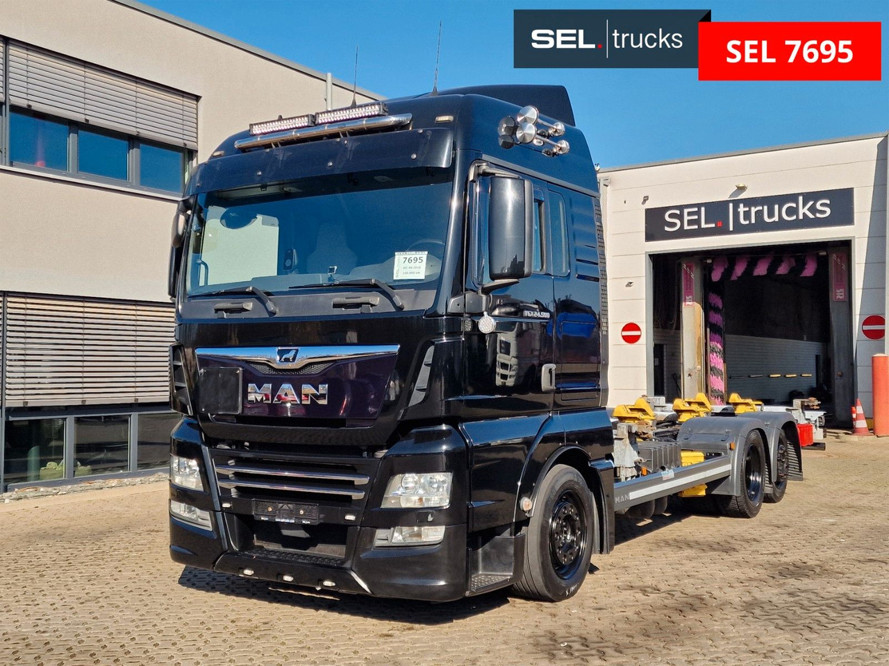 MAN TGX 24.500 6X2-2 LL-U / Intarder / Xeno / LOW KM - Контейнеровоз/ Сменна каросерия камион: снимка 1 MAN TGX 24.500 6X2-2 LL-U / Intarder / Xeno / LOW KM - Контейнеровоз/ Сменна каросерия камион: снимка 1