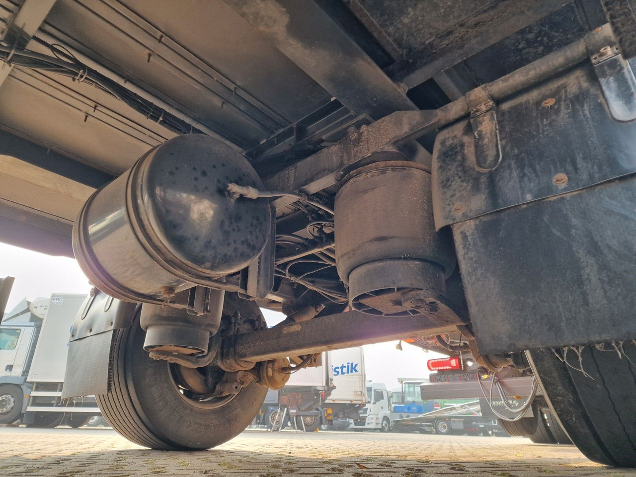 Камион с брезент Mercedes-Benz Actros 2548 / Retarder / Euro 6E / Aluklappen: снимка 29