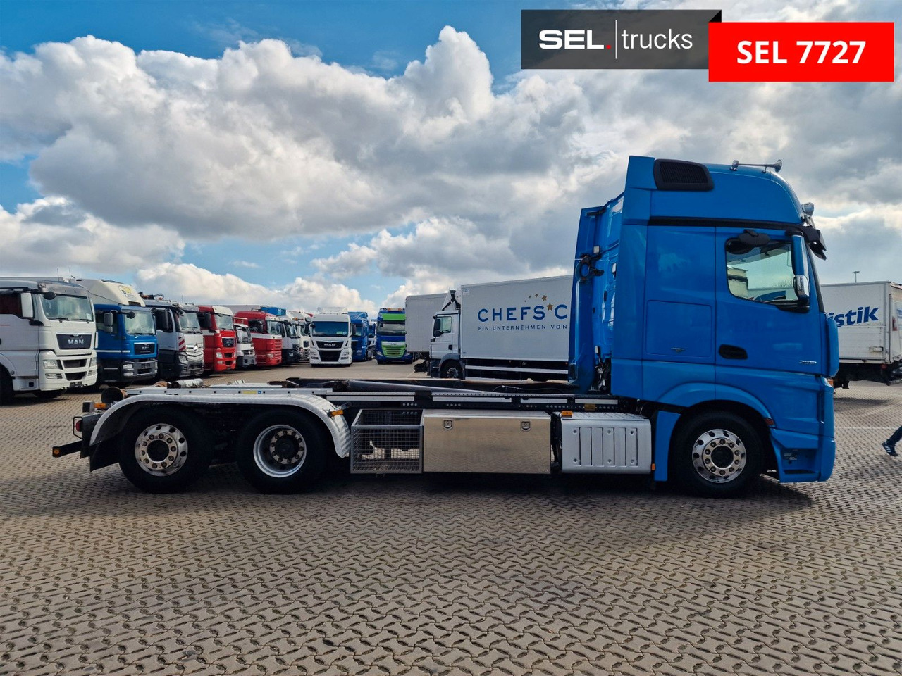 Mercedes-Benz Actros 2551 / Retarder / Standklima / Xenon - Мултилифт с кука камион: снимка 4 Mercedes-Benz Actros 2551 / Retarder / Standklima / Xenon - Мултилифт с кука камион: снимка 4