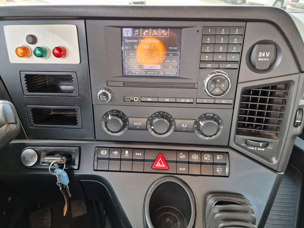 Камион с кран Mercedes-Benz Arocs 1830 / Atlas 105.2 - A2L / NEUE BATTERIEN Mercedes-Benz Arocs 1830 / Atlas 105.2 - A2L / NEUE BATTERIEN: снимка 24 Камион с кран Mercedes-Benz Arocs 1830 / Atlas 105.2 - A2L / NEUE BATTERIEN Mercedes-Benz Arocs 1830 / Atlas 105.2 - A2L / NEUE BATTERIEN: снимка 24