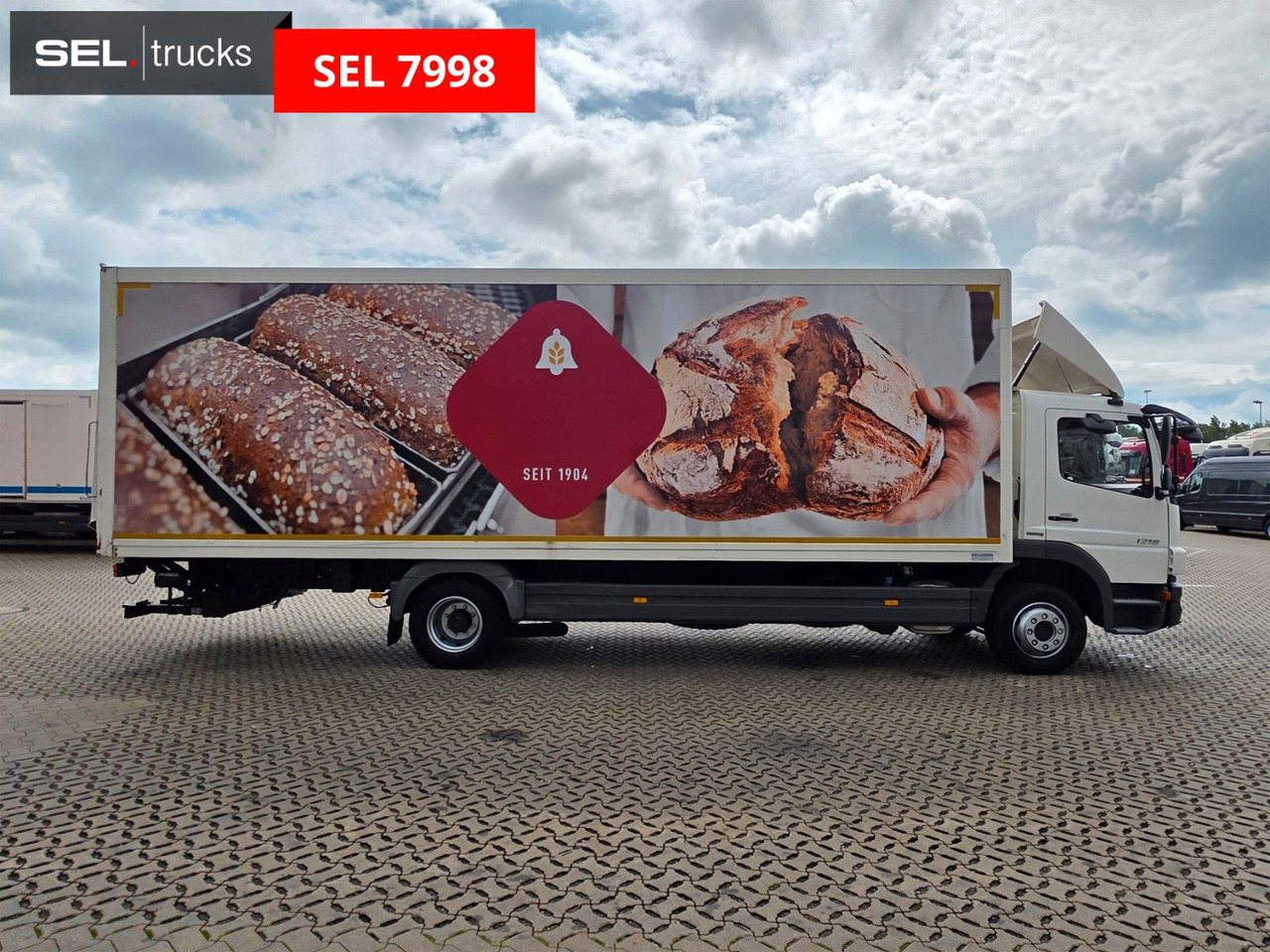 Mercedes-Benz Atego 1218 / Ladebordwand / Rückfahrkam. / 8,24m - Камион фургон: снимка 4 Mercedes-Benz Atego 1218 / Ladebordwand / Rückfahrkam. / 8,24m - Камион фургон: снимка 4
