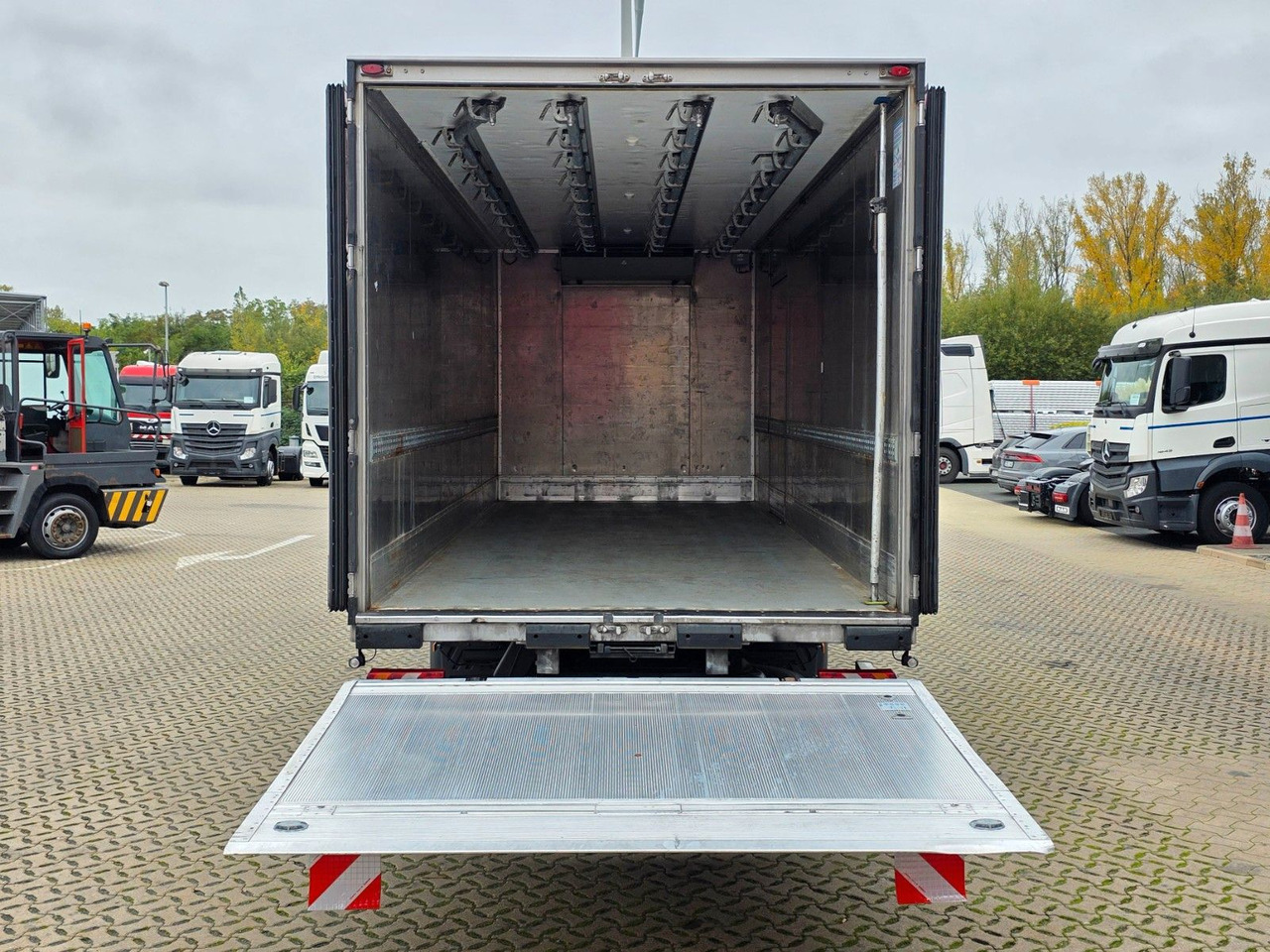 Mercedes-Benz Atego 1523 / LBW / ROHRBAHN/ Carrier - Рефрижератор камион: снимка 1 Mercedes-Benz Atego 1523 / LBW / ROHRBAHN/ Carrier - Рефрижератор камион: снимка 1