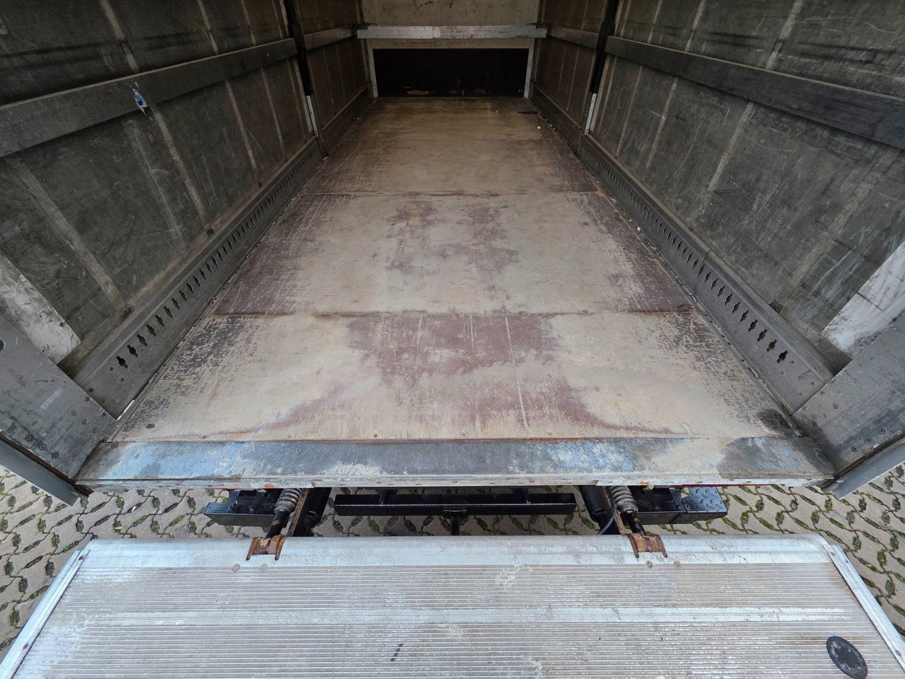 Брезентов бус Mercedes-Benz Atego 818 / Ladebordwand: снимка 12 Брезентов бус Mercedes-Benz Atego 818 / Ladebordwand: снимка 12