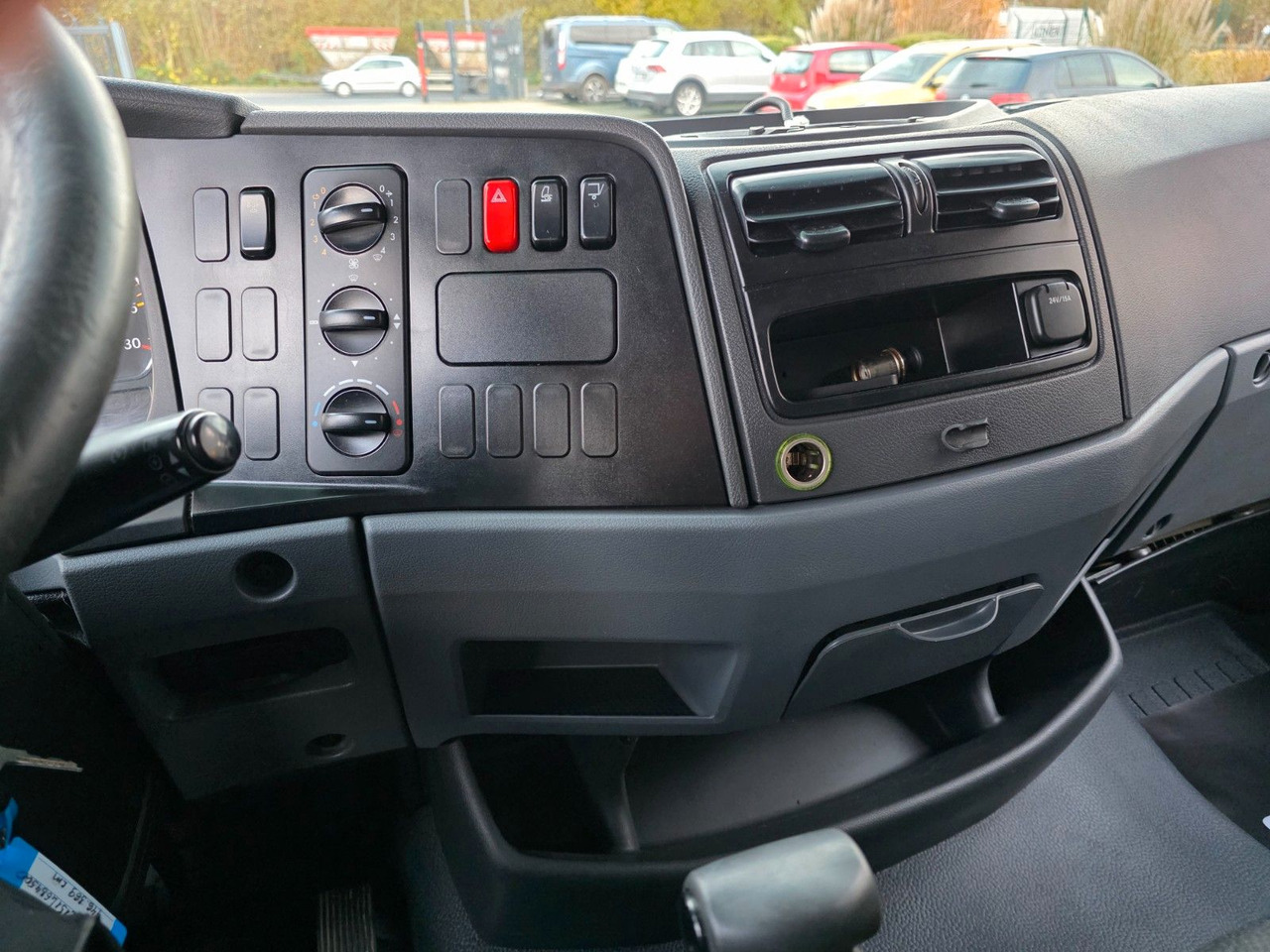 Брезентов бус Mercedes-Benz Atego 818 / Ladebordwand: снимка 37 Брезентов бус Mercedes-Benz Atego 818 / Ladebordwand: снимка 37