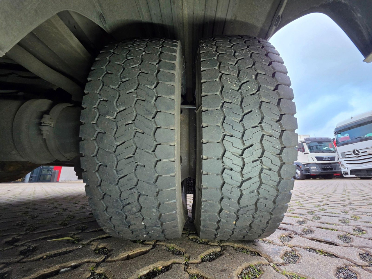 Брезентов бус Mercedes-Benz Atego 818 / Ladebordwand: снимка 46 Брезентов бус Mercedes-Benz Atego 818 / Ladebordwand: снимка 46