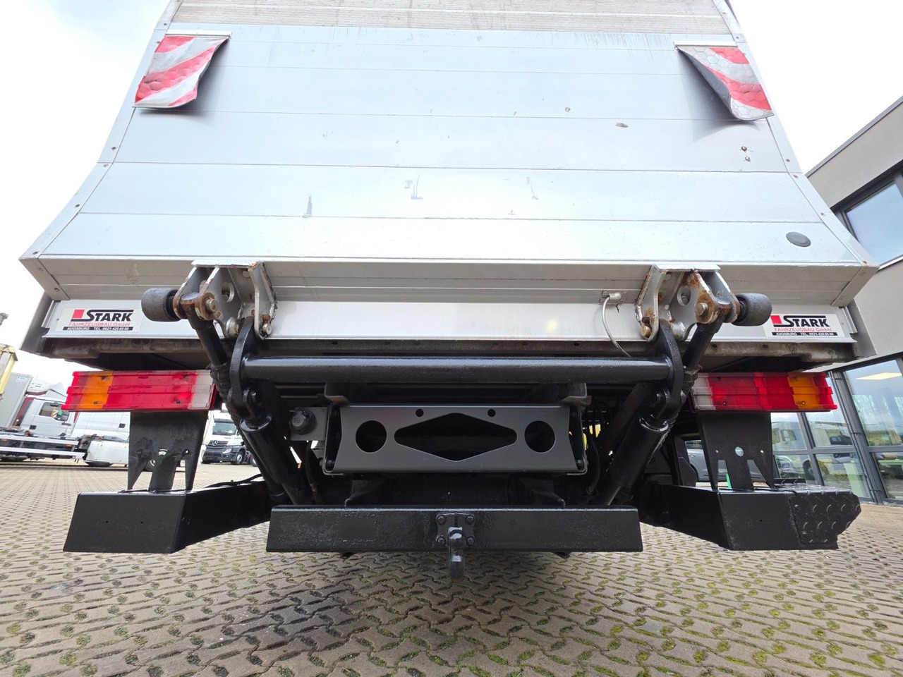 Брезентов бус Mercedes-Benz Atego 818 / Ladebordwand: снимка 23 Брезентов бус Mercedes-Benz Atego 818 / Ladebordwand: снимка 23