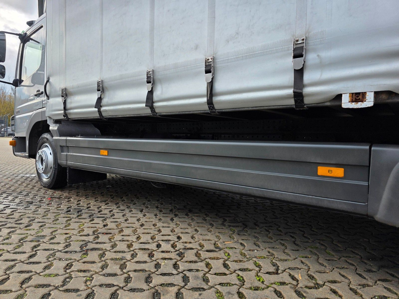 Брезентов бус Mercedes-Benz Atego 818 / Ladebordwand: снимка 17 Брезентов бус Mercedes-Benz Atego 818 / Ladebordwand: снимка 17