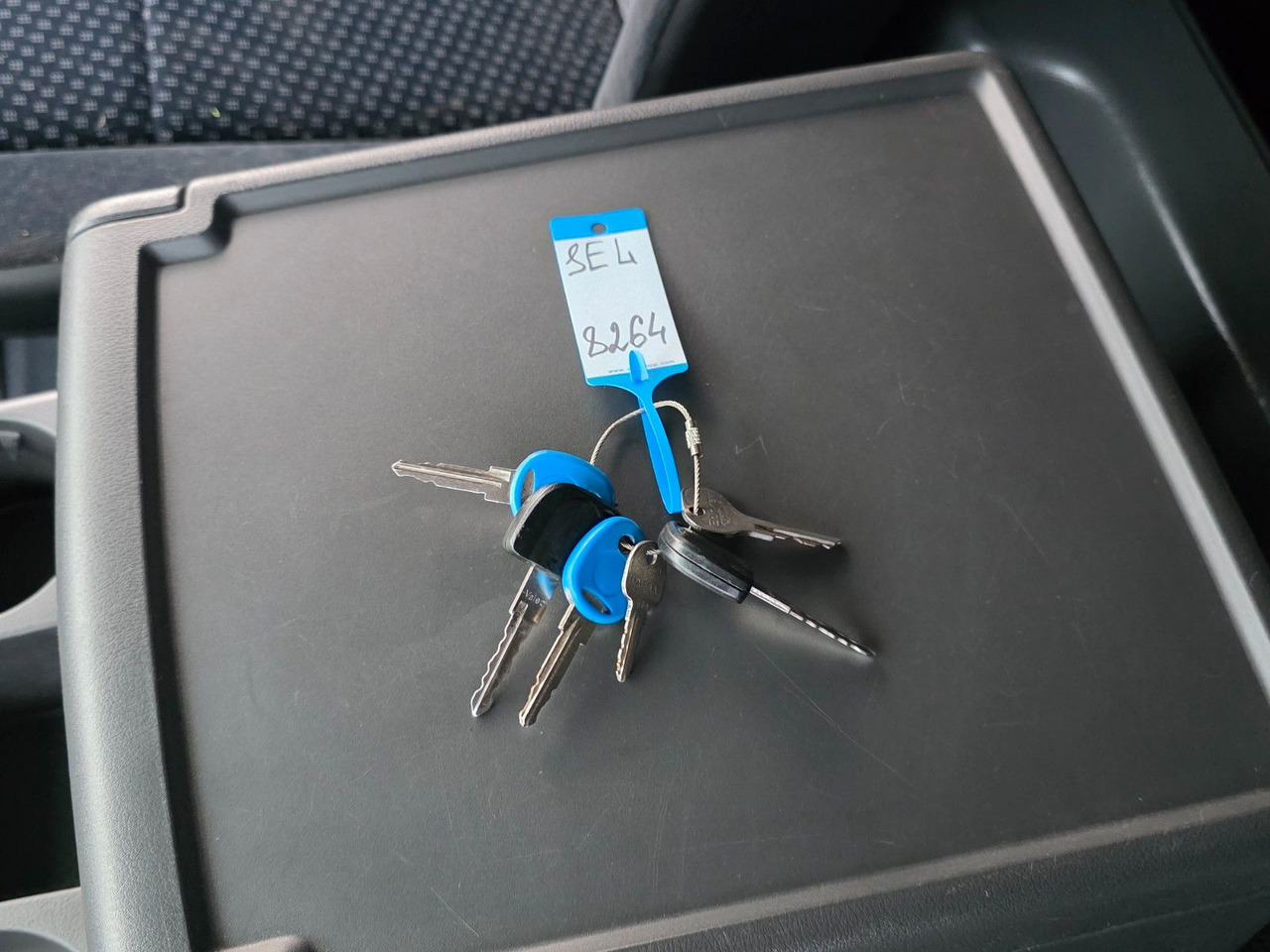 Брезентов бус Mercedes-Benz Atego 818 / Ladebordwand: снимка 41 Брезентов бус Mercedes-Benz Atego 818 / Ladebordwand: снимка 41