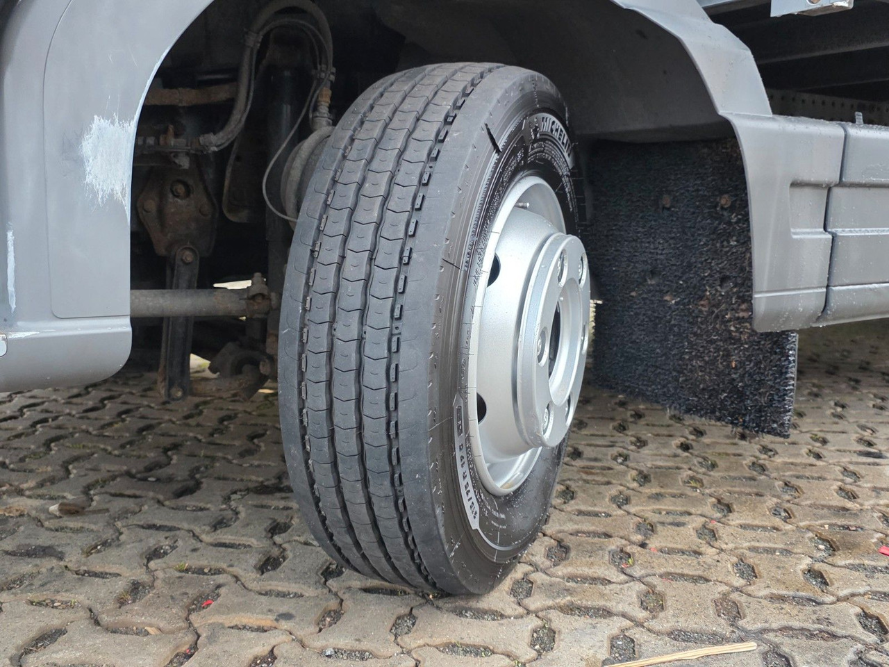 Брезентов бус Mercedes-Benz Atego 818 / Ladebordwand: снимка 44 Брезентов бус Mercedes-Benz Atego 818 / Ladebordwand: снимка 44