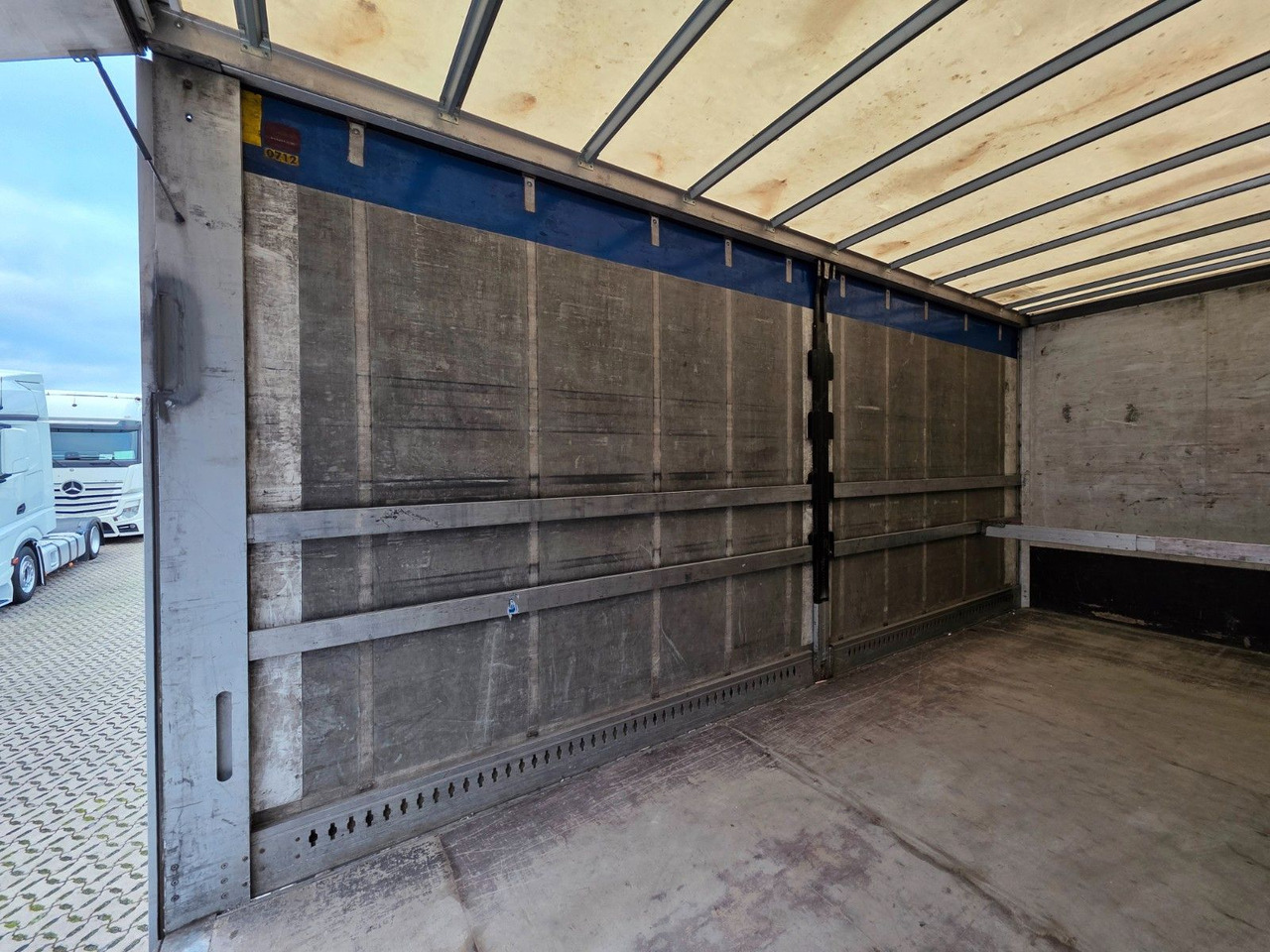 Брезентов бус Mercedes-Benz Atego 818 / Ladebordwand: снимка 13 Брезентов бус Mercedes-Benz Atego 818 / Ladebordwand: снимка 13