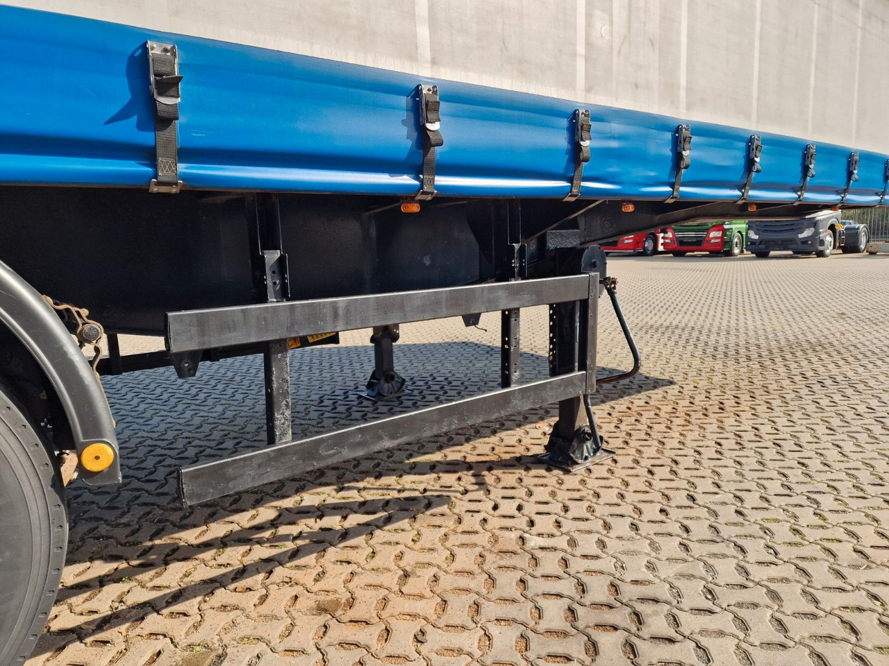 Брезентово полуремарке Schmidt Hagen SPC/39/E/10,5 / Coilmulde / Lenk-Liftachse: снимка 21 Брезентово полуремарке Schmidt Hagen SPC/39/E/10,5 / Coilmulde / Lenk-Liftachse: снимка 21