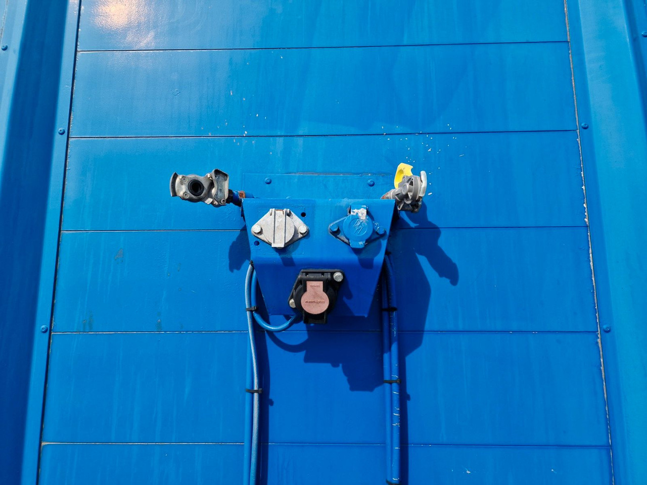 Брезентово полуремарке Schmidt Hagen SPC/39/E/10,5 / Coilmulde / Lenk-Liftachse: снимка 24 Брезентово полуремарке Schmidt Hagen SPC/39/E/10,5 / Coilmulde / Lenk-Liftachse: снимка 24