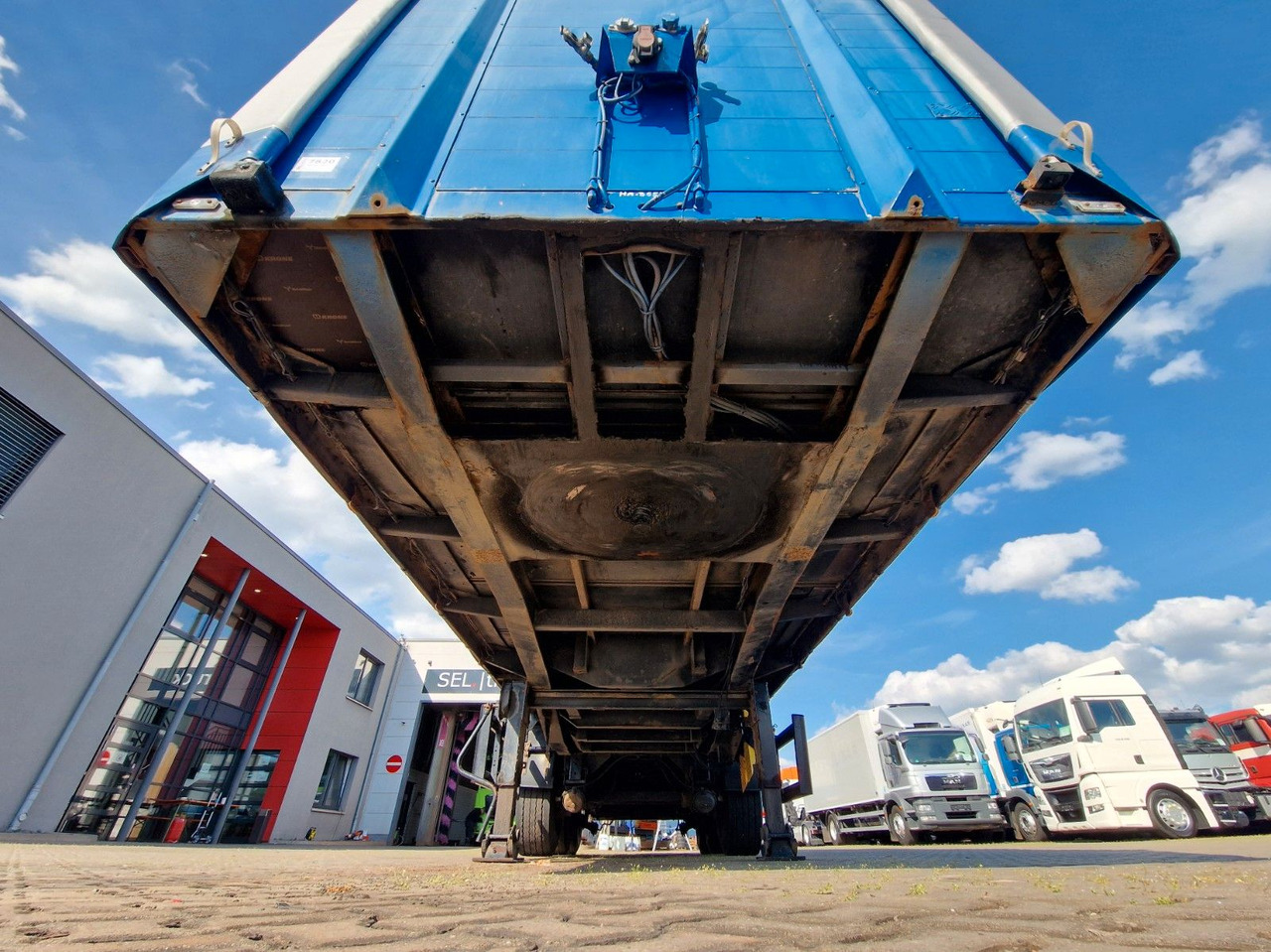 Брезентово полуремарке Schmidt Hagen SPC/39/E/10,5 / Coilmulde / Lenk-Liftachse: снимка 23 Брезентово полуремарке Schmidt Hagen SPC/39/E/10,5 / Coilmulde / Lenk-Liftachse: снимка 23