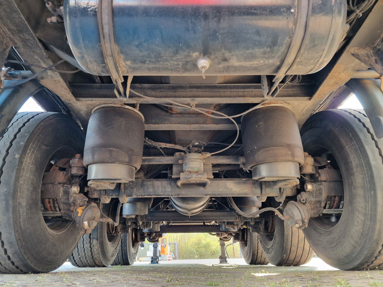 Брезентово полуремарке Schmidt Hagen SPC/39/E/10,5 / Coilmulde / Lenk-Liftachse: снимка 28 Брезентово полуремарке Schmidt Hagen SPC/39/E/10,5 / Coilmulde / Lenk-Liftachse: снимка 28